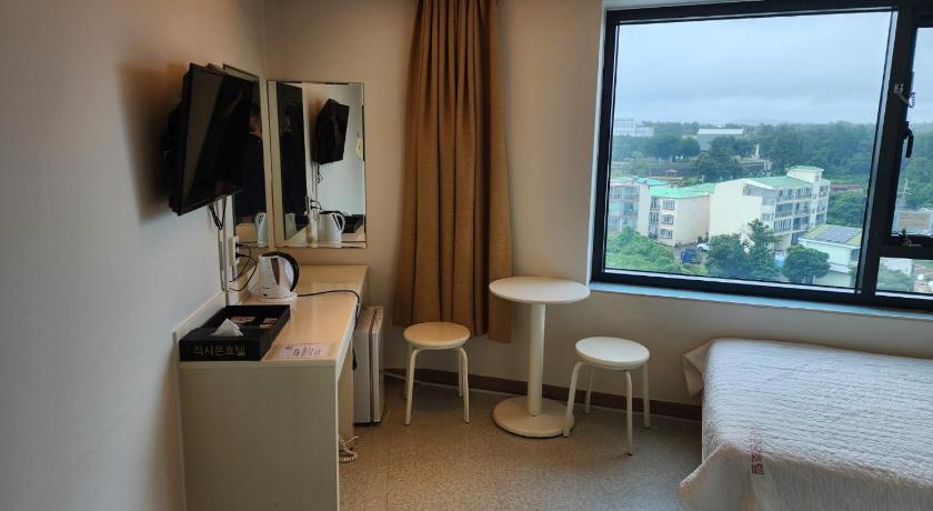 Image of Superior Single Room 4