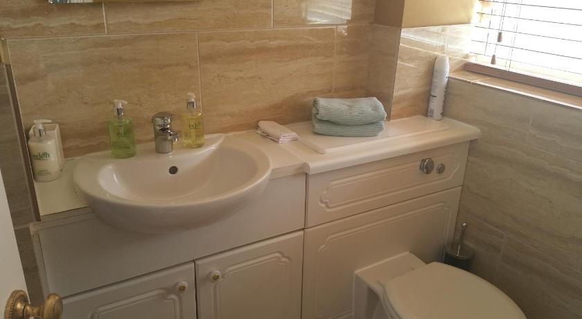 Brentwood Guest House photo