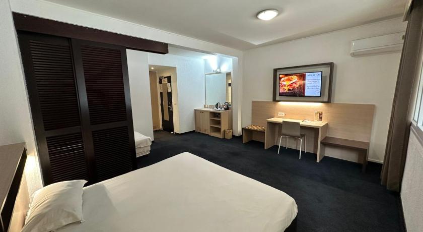 รูปของดีลักซ์ สำหรับ 3 คน (Deluxe Triple Room) 7