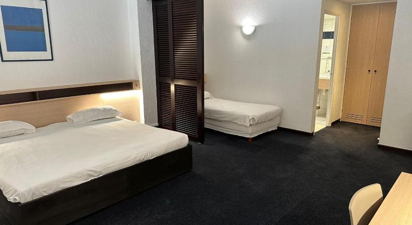 รูปของดีลักซ์ สำหรับ 3 คน (Deluxe Triple Room) 13