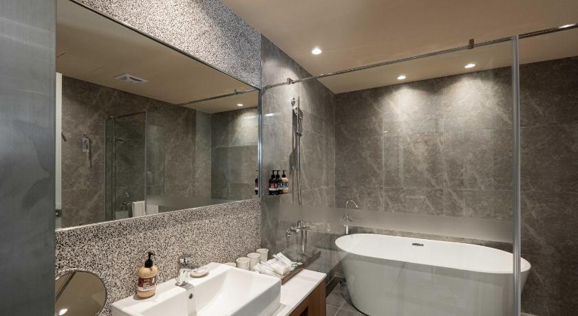 Image of Deluxe Double Balcony Room 2
