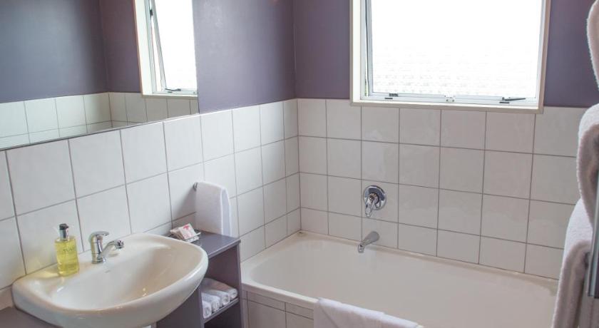รูปของอพาร์ตเมนต์แบบ 3 ห้องนอน (3 Bedroom Apartment) 13