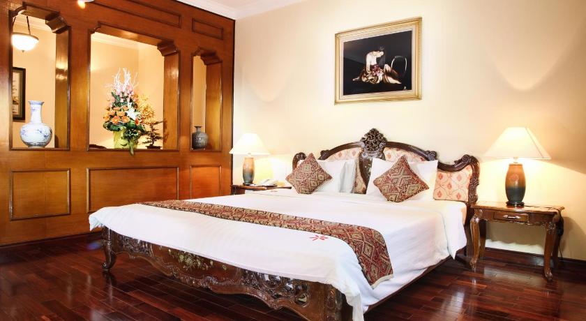 Image of Colonial Suite 4