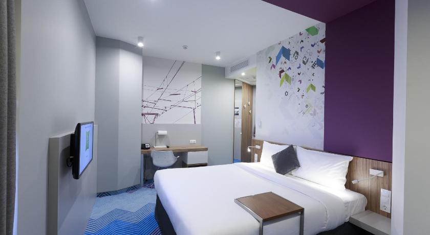 صورة سرير كوين قياسي (Standard Queen Bed) 0