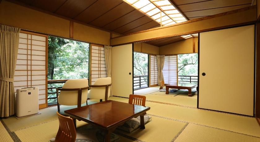 Image of Quadruple Room with Private Bathroom 0