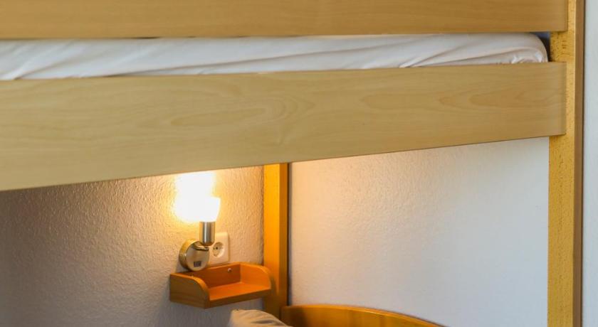 Image of Six Bedroom Standard 14