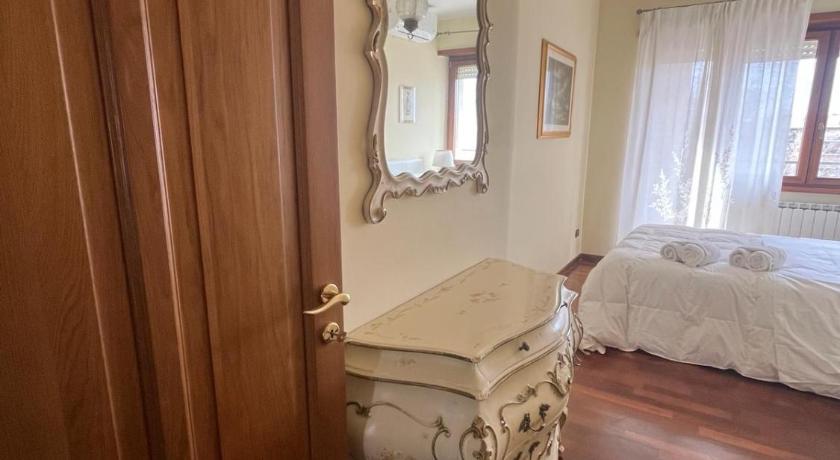 ローマ Appia Nuova Lucrezia Apartment 4つ星 ゲストハウス スイート