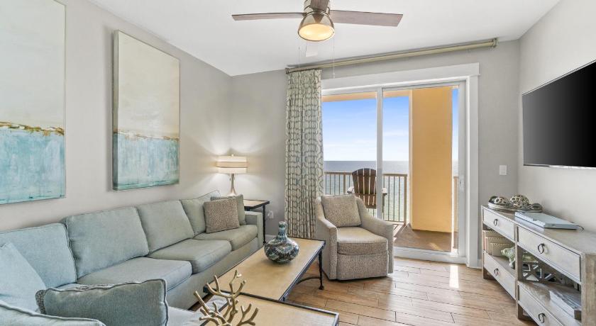 Image of Two-Bedroom Apartment 1-808 3
