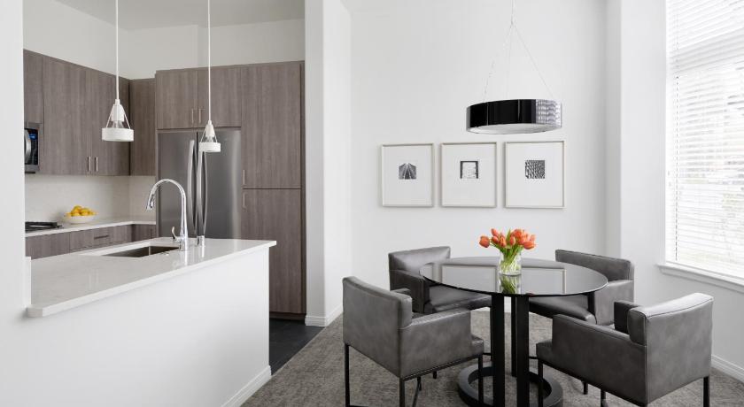 Immagine di One Bedroom Townhome 1