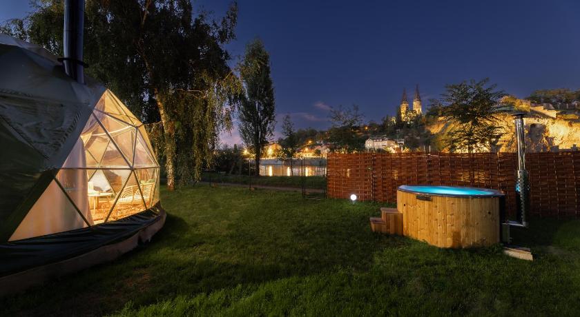 Unique Escape Glamping in the Heart of Prague with Hot Tub and Vysehrad Castle View