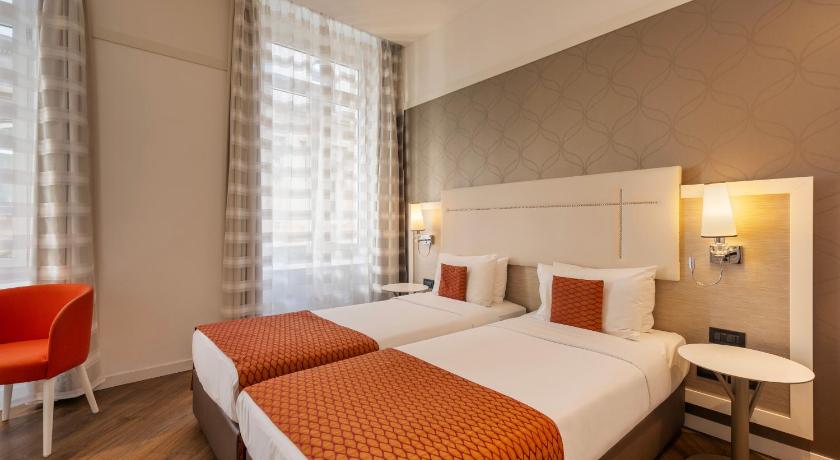 Image of Deluxe Superior Room 10