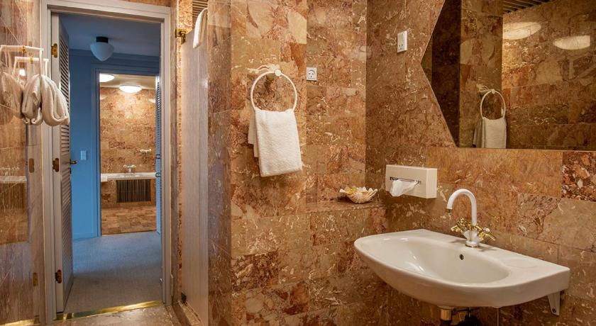 Image of Suite with Sea View 4