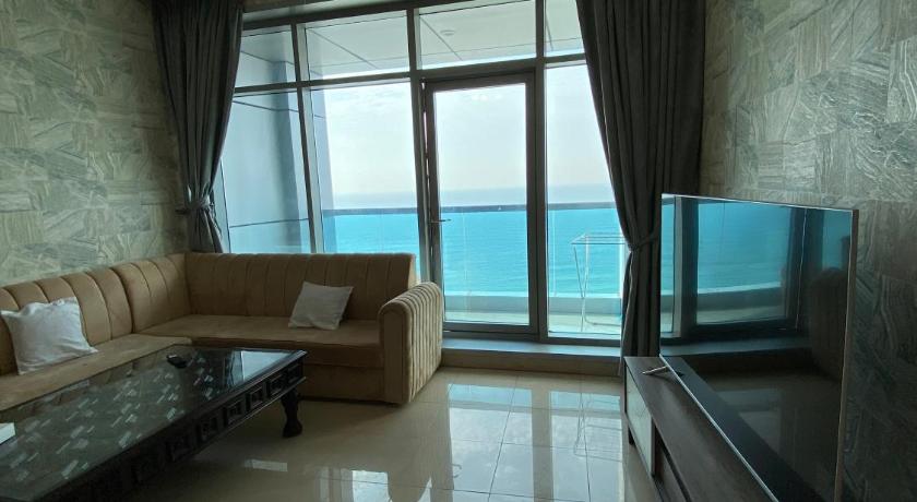 Sunset Beach view holiday home - image 32