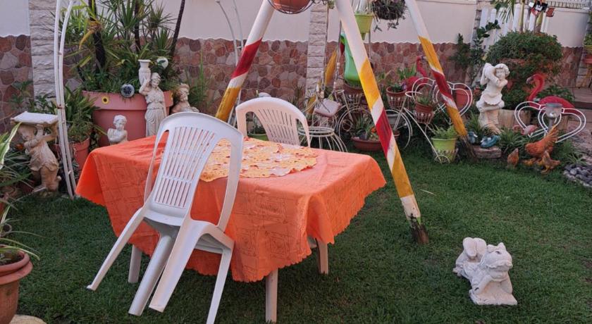 布伊扬特 Kanalu Studio 5星级 民宿 餐厅