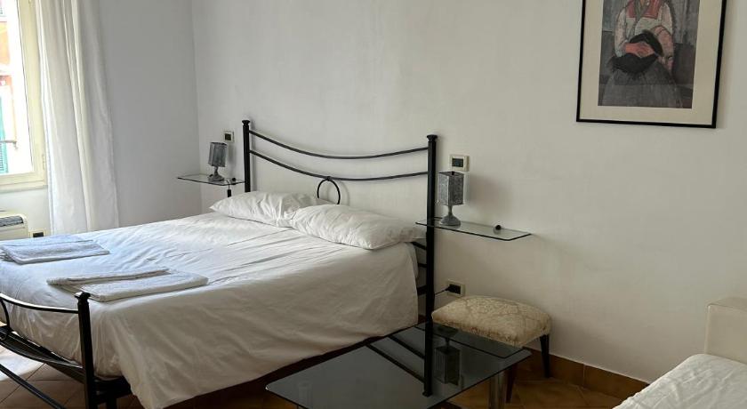 Image of Double Room with Park View 0