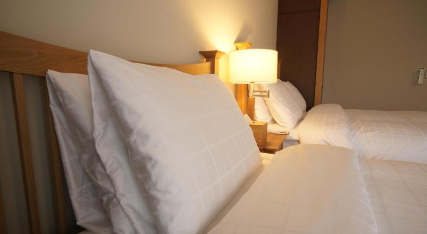 Image of Deluxe King Bed 15