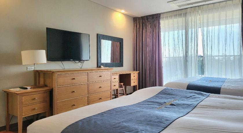 Image of Family Double Room 3