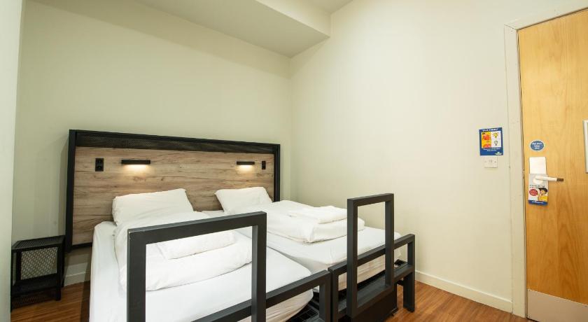 Image of Twin Room for Single Use 4