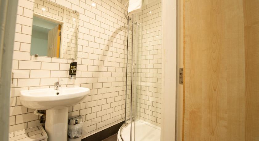 Image of Quadruple Room 10
