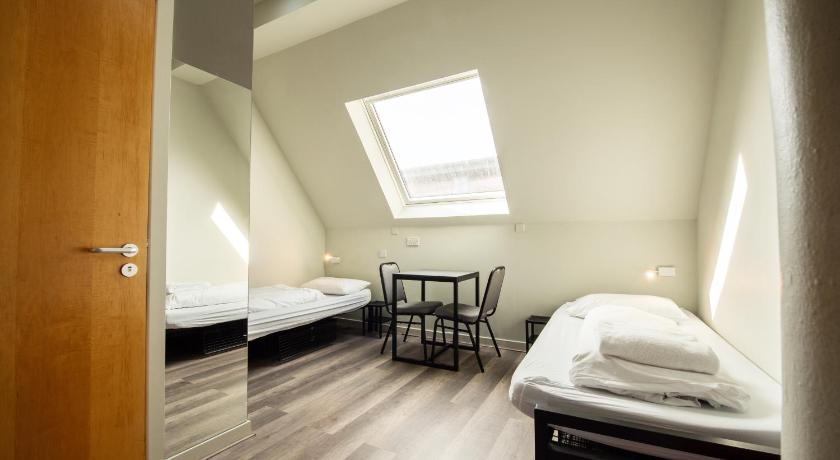 Image of Bed in 6-Bed Mixed Dormitory 9