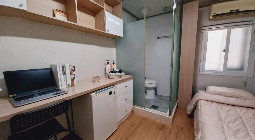 首尔 Haechi Stay GuestHouse - For foreigners only 酒店 泳池