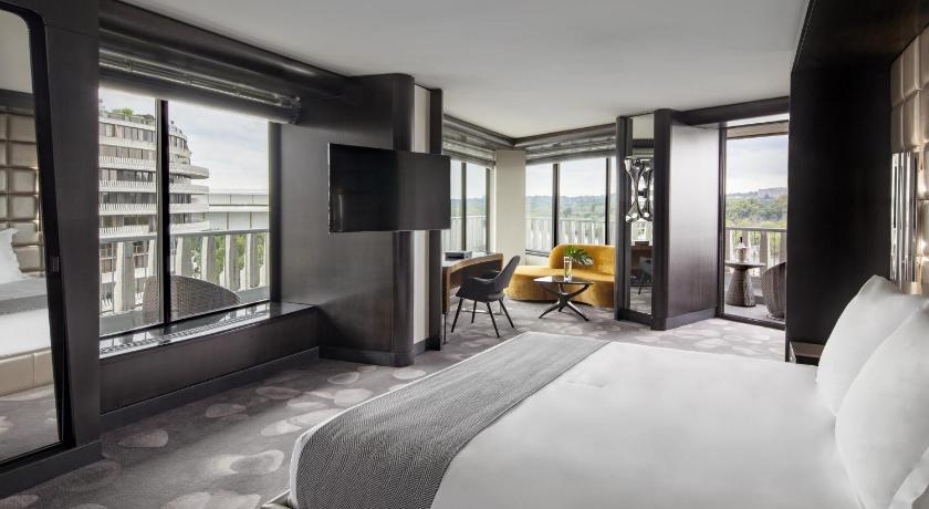 Image of Ambassador Suite 0