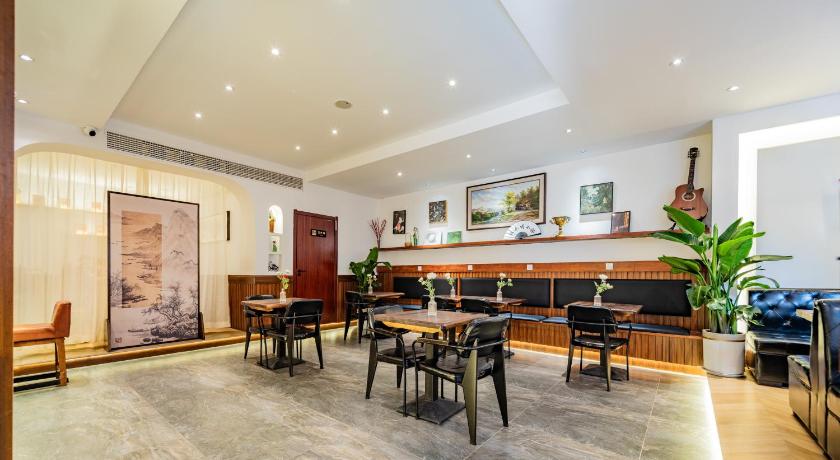 Joke Inn – Xi'an City, LA