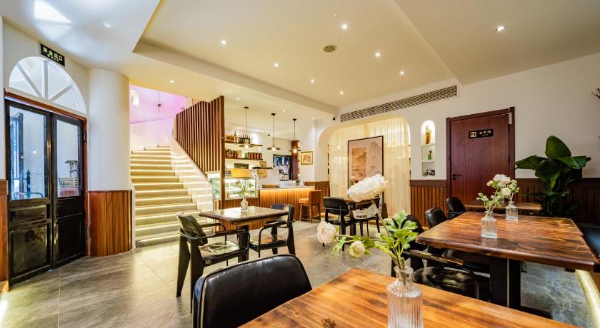 Joke Inn – Xi'an City, LA