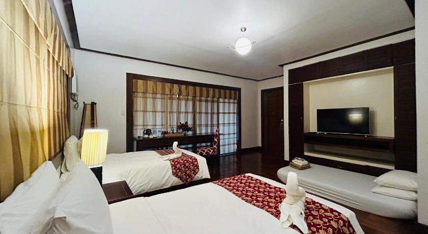 Image of Large Twin Room 0