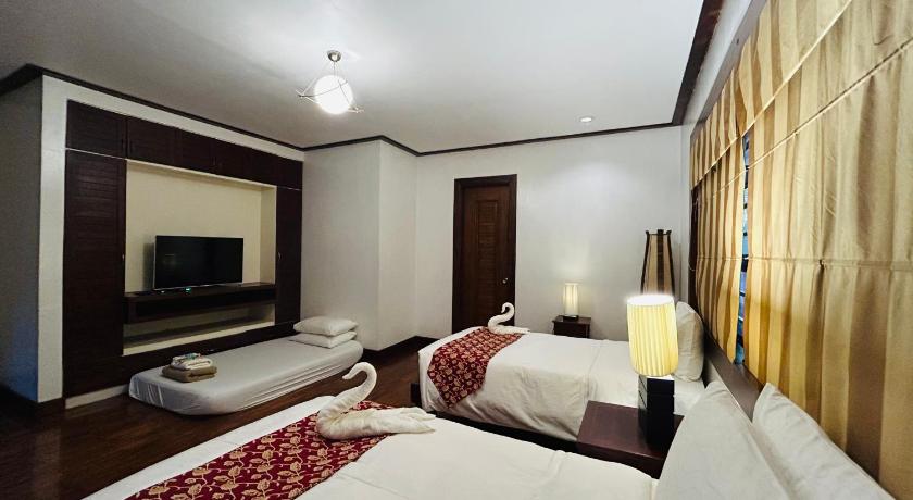 Image of Large Twin Room 4