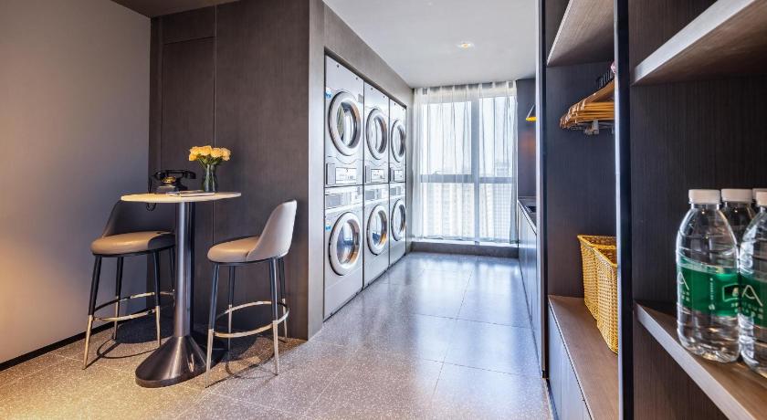 Atour Hotel Wuhan Chuhe Han Street Hongshan Square - image 12
