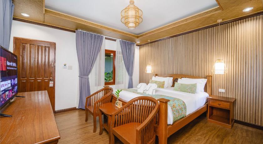 Image of Cottage Garden View 3