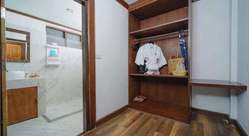 Image of Superior Twin Room 12