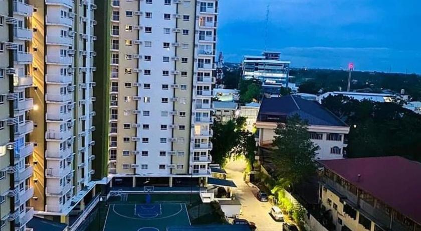 Staycation near malls w/ 2 beds+Unli Wifi+Netflix - image 7