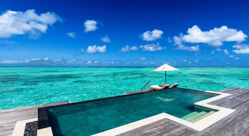 Image of Residence with Pool 8