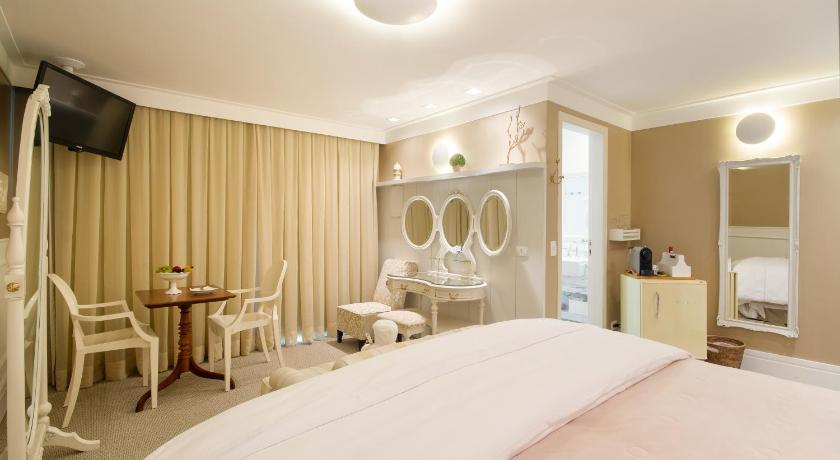 Image of Suite 1