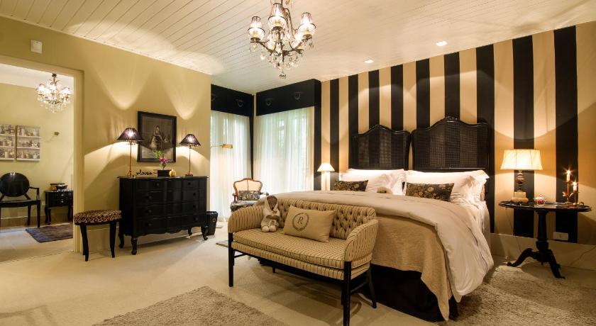Image of Deluxe Suite with Spa Bath 0