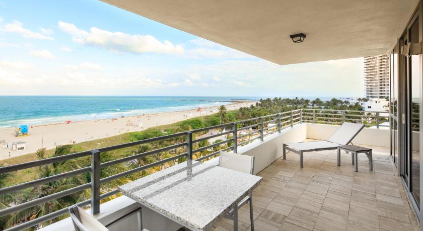 Immagine di 2 Bdrm Suite Oceanfront 2 King Bed 1 Sofabed (2 bdrm suite oceanfront 2 king bed 1 sofabed) 1