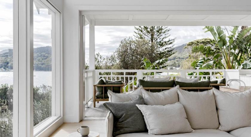 Image of Apartment with Sea View 8