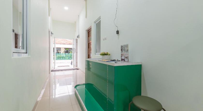 Urbanview Hotel Nakasya Burangrang – Bandung, KY