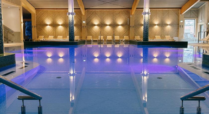 恰奇克 Aries Hotel & SPA Szczyrk 5星级 酒店 泳池