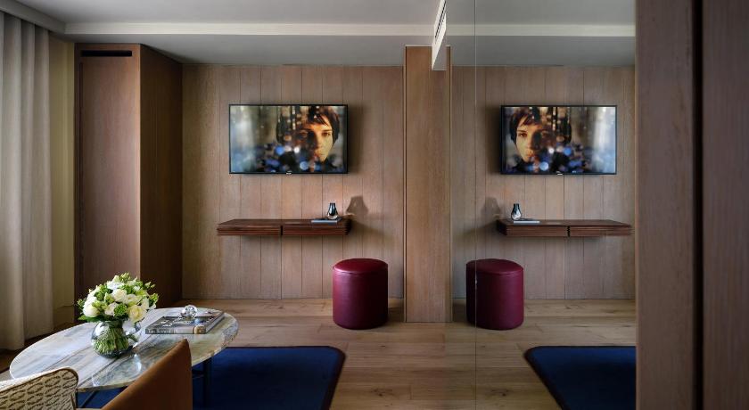 Image of King Suite 4