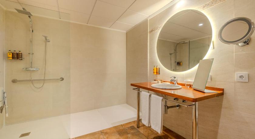 Image of Junior Suite Deluxe 13