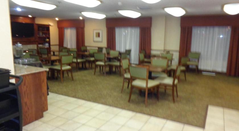 Country Inn & Suites by Radisson, Bismarck, ND