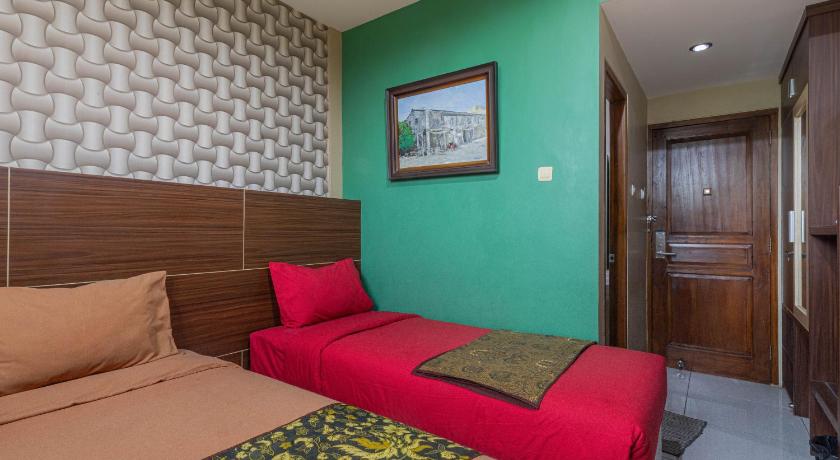 Image of Family Room 0