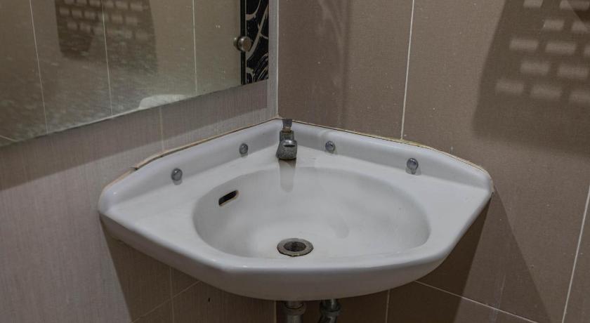 Image of Twin Room 15