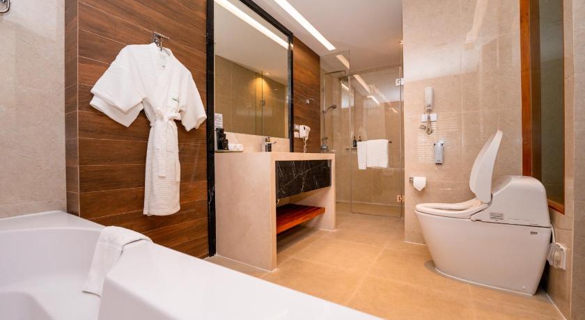 Image of 1 Bedroom Executive Suite 2