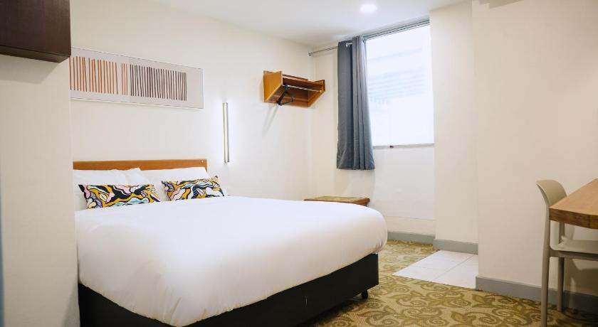 Image of Queen Room - Non-Smoking 0