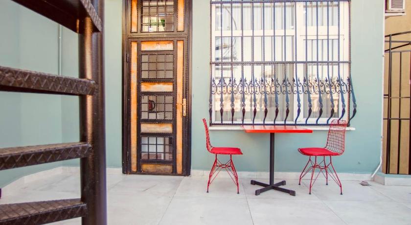 Hodegon Suite Hotel - image 12