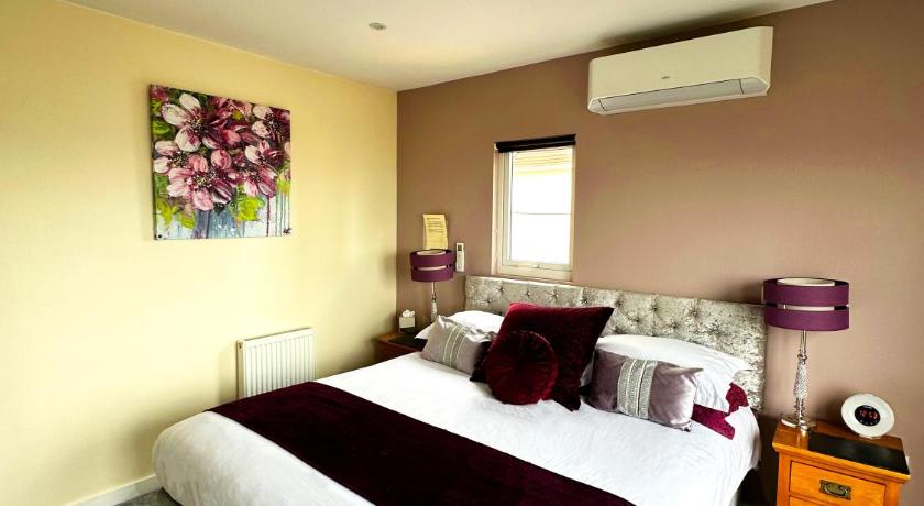 Image of Deluxe Double Room with Ocean View 3